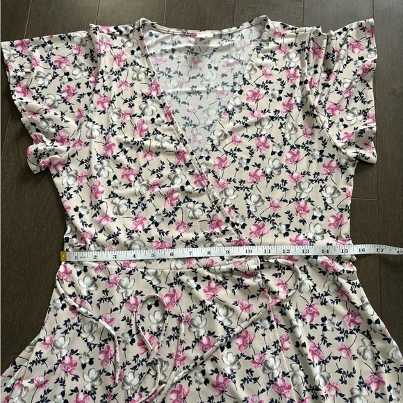 I Joah Floral Wrap Short Spring/Summer Dress Size L Lightweight Flowy Beachy - Picture 9 of 11